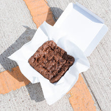 Load image into Gallery viewer, Pet-Friendly Brownies